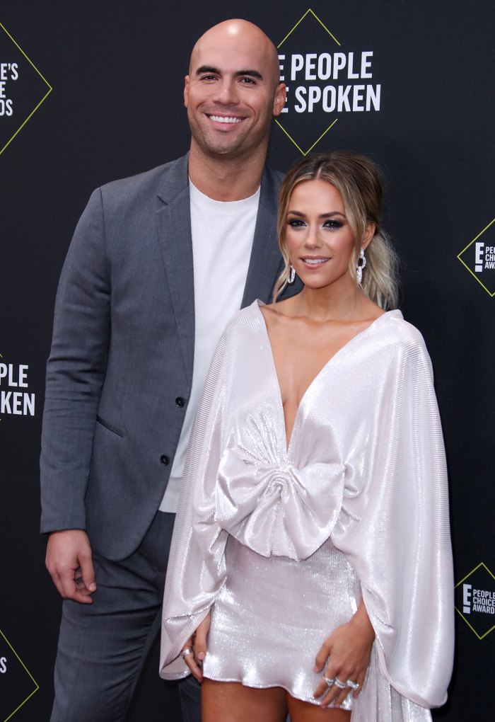 Jana Kramer Mike Caussin Have Date Night At Peoples Choice Awards 8177