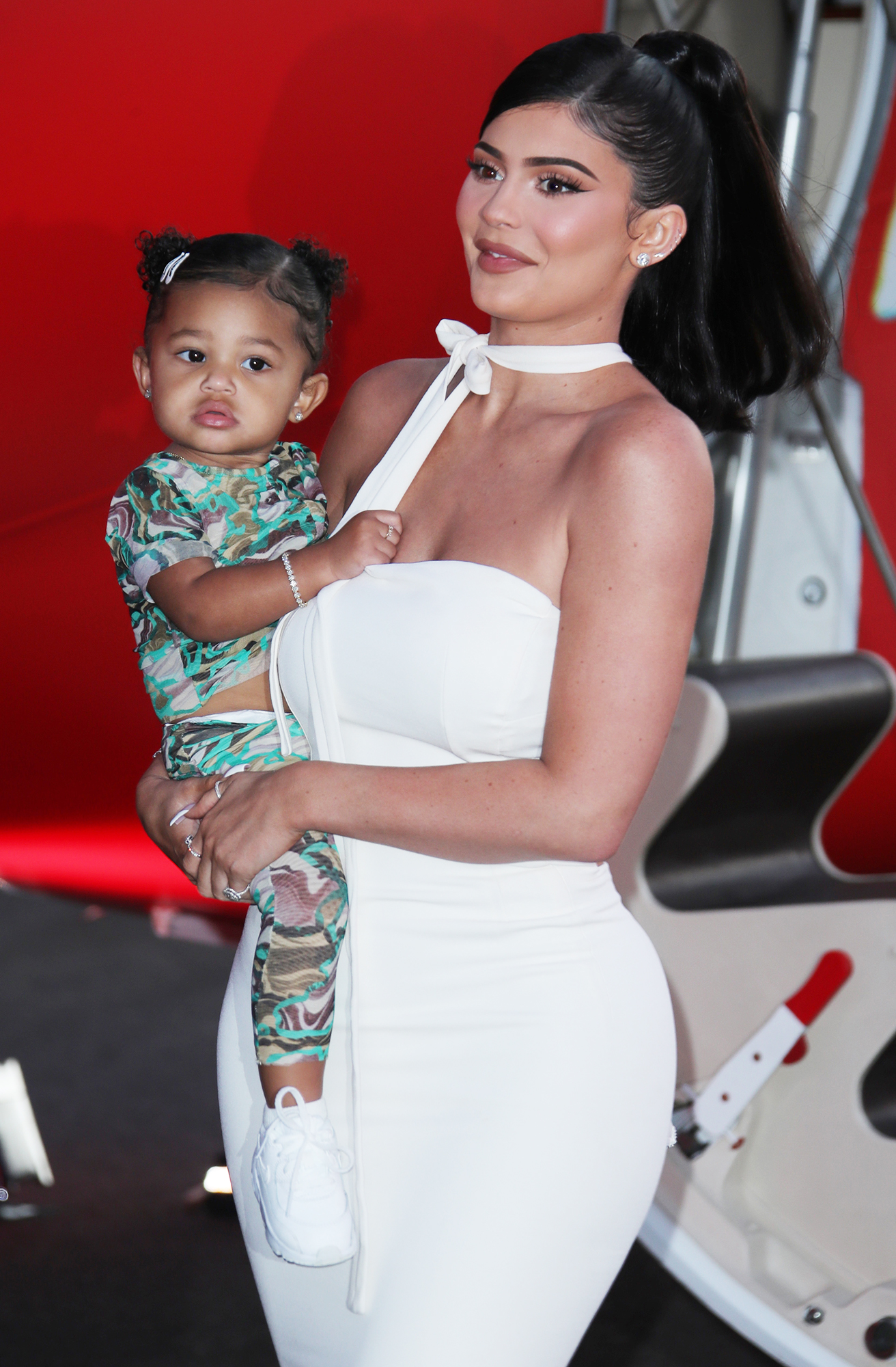 Kylie Jenner Holds Stormi in $625 Gucci Baby Carrier - Kylie Jenner's Gucci  Baby Carrier