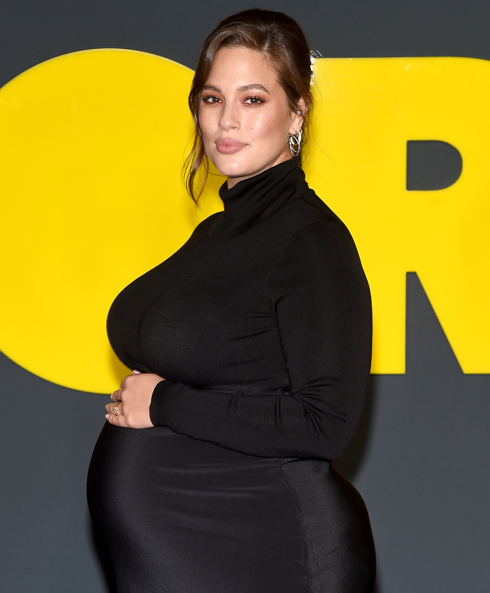 Pregnant Ashley Graham Cries Over Decision To Post Stretch Mark Pic 1519