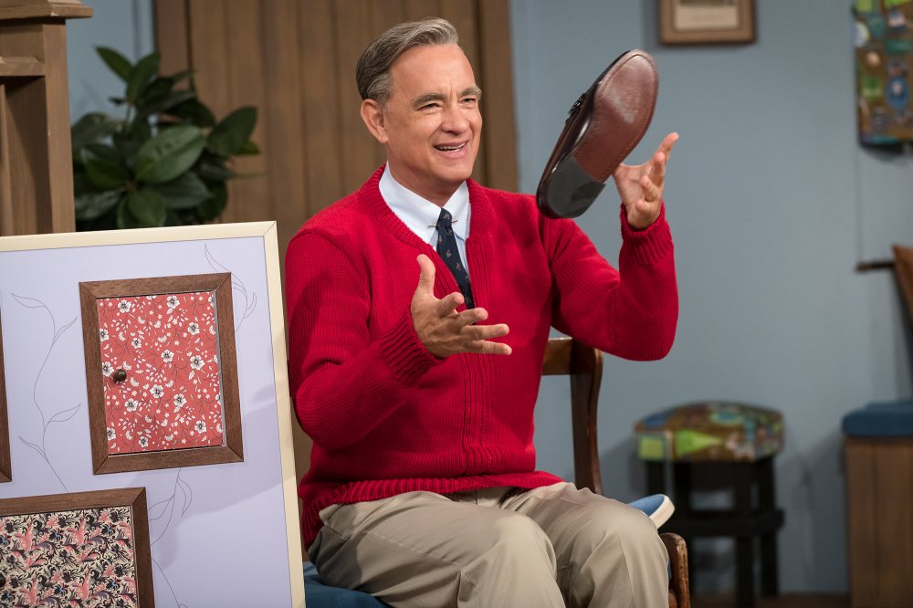 Tom Hanks A Beautiful Day in the Neighborhood Review