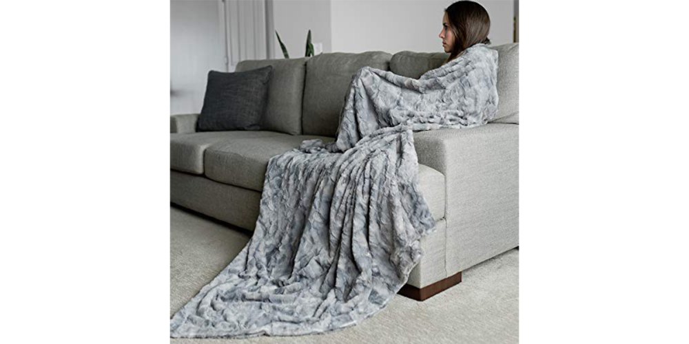 GRACED SOFT LUXURIES Oversized Faux-Fur Throw