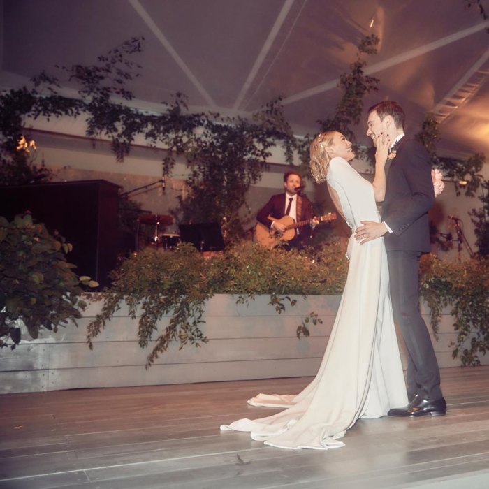 Hilary Duff, Matthew Koma Share 1st Photos From Backyard Wedding