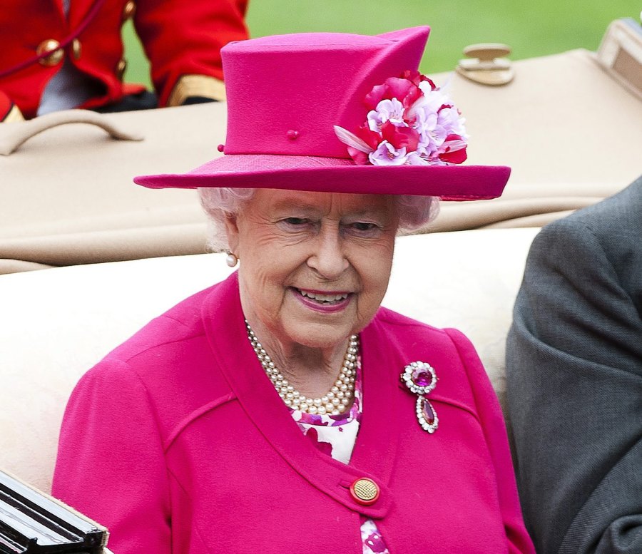 Queen Elizabeth II's Best Brooches of All Time: Pics