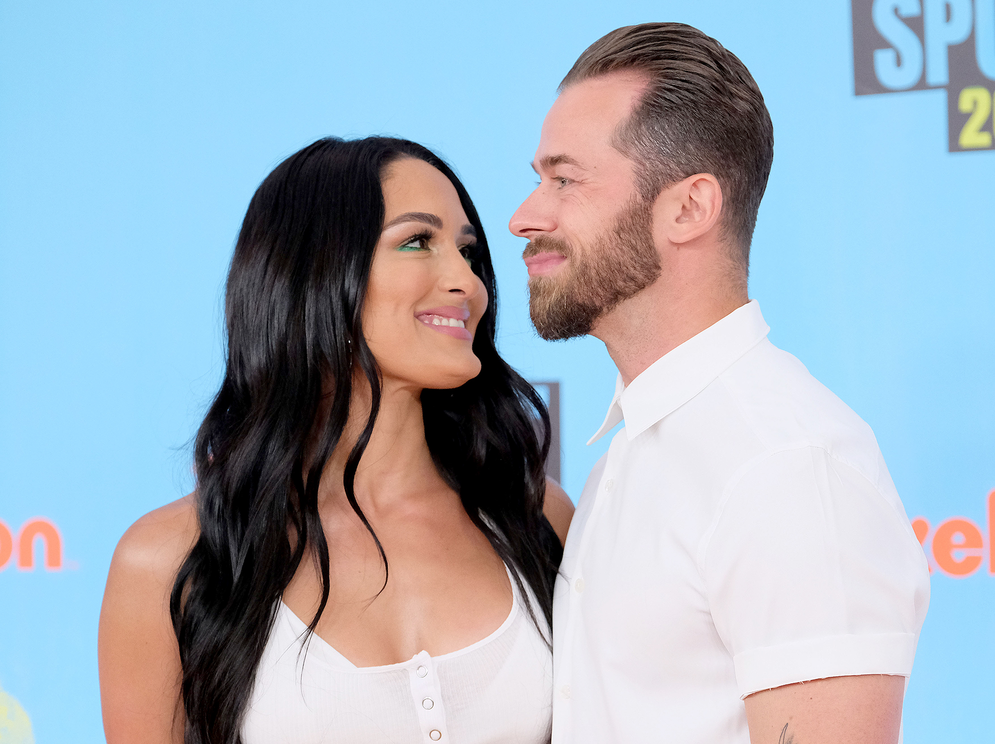 Cronograma de relacionamento de Nikki Garcia e Artem Chigvintsev