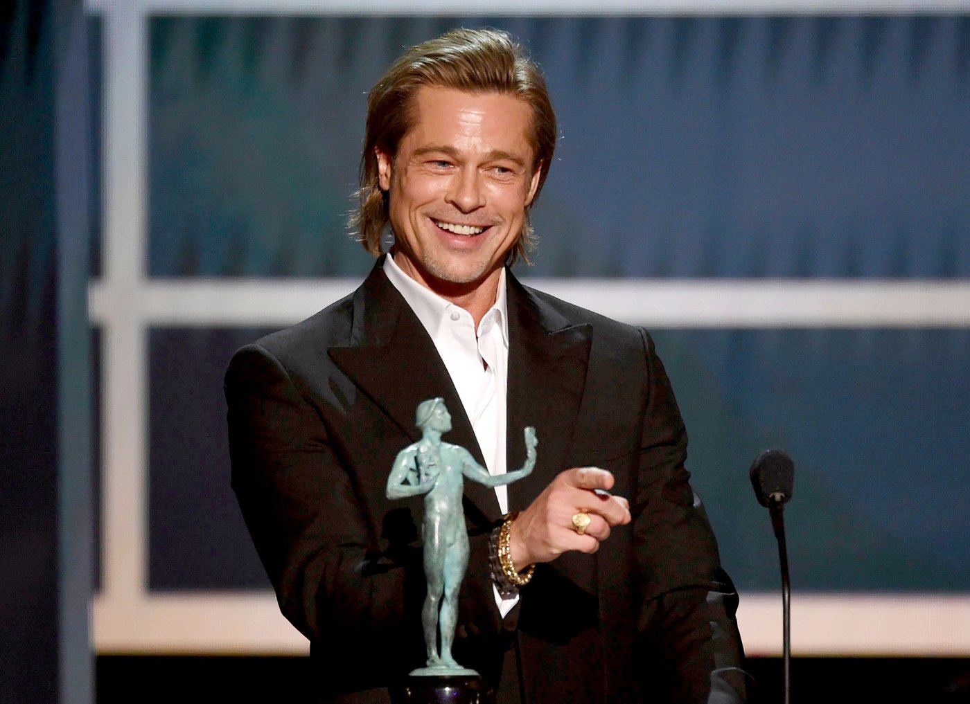 SAG Awards 2020: Brad Pitt Jokes About Tinder, Jennifer Aniston Laughs