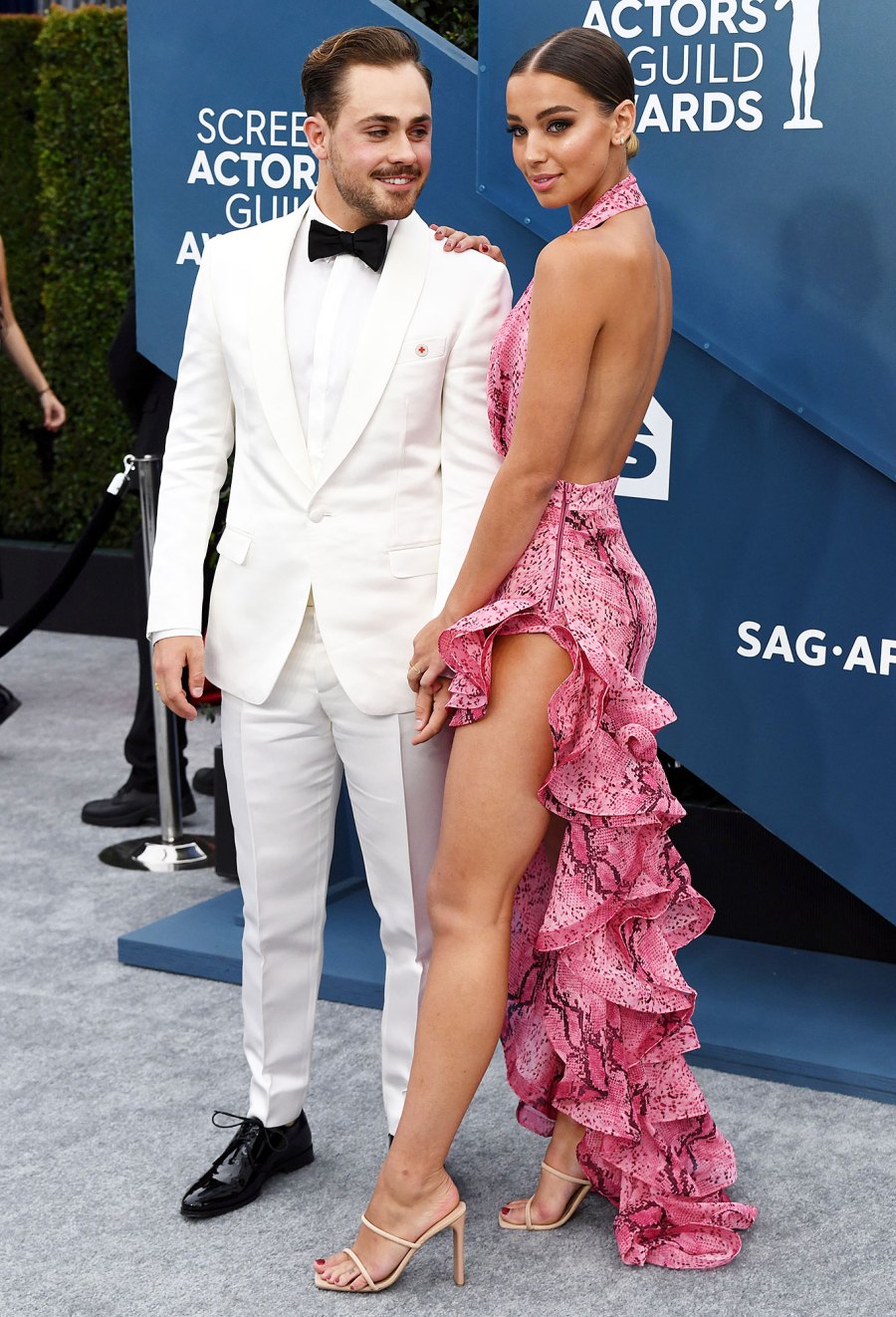 Sag Awards 2020 Celebrity Couples Pack On The Pda