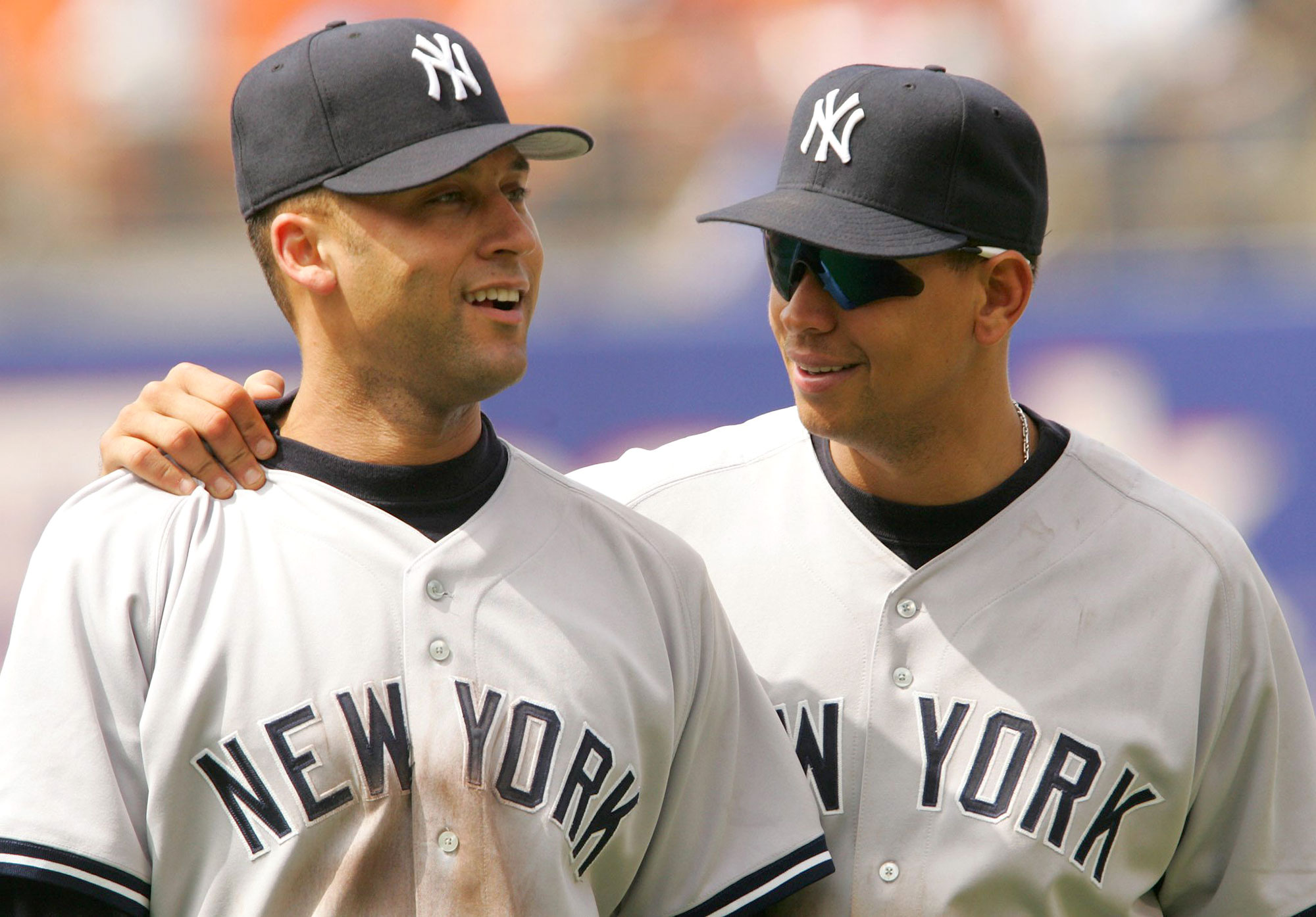 Derek Jeter and Yankees Agree to New Deal - The New York Times