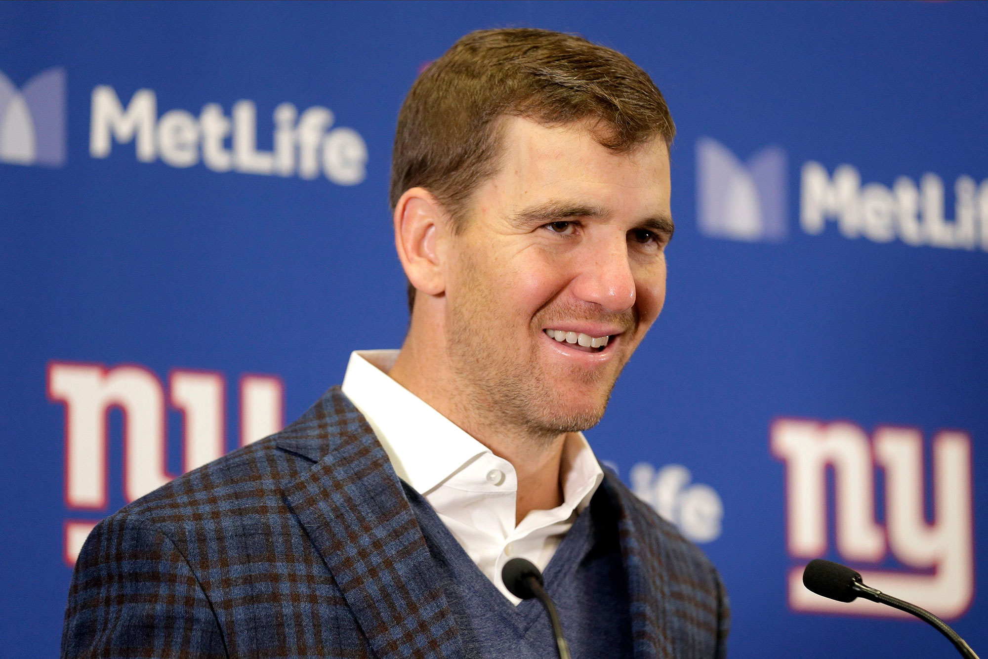 ThankYouEli Trends As Giants QB Eli Manning Sets to Announce Retirement on  Friday