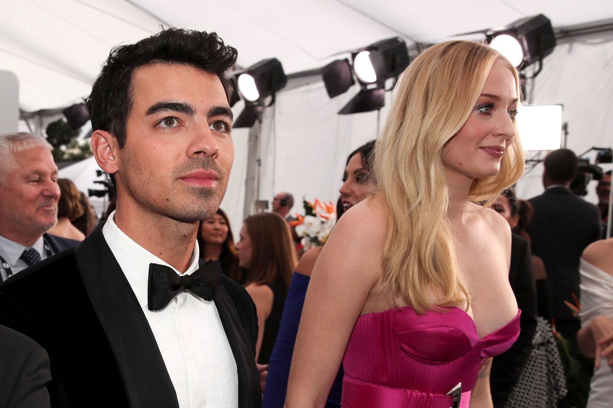 Joe Jonas joins wife Sophie Turner on red carpet of 2020 SAG Awards