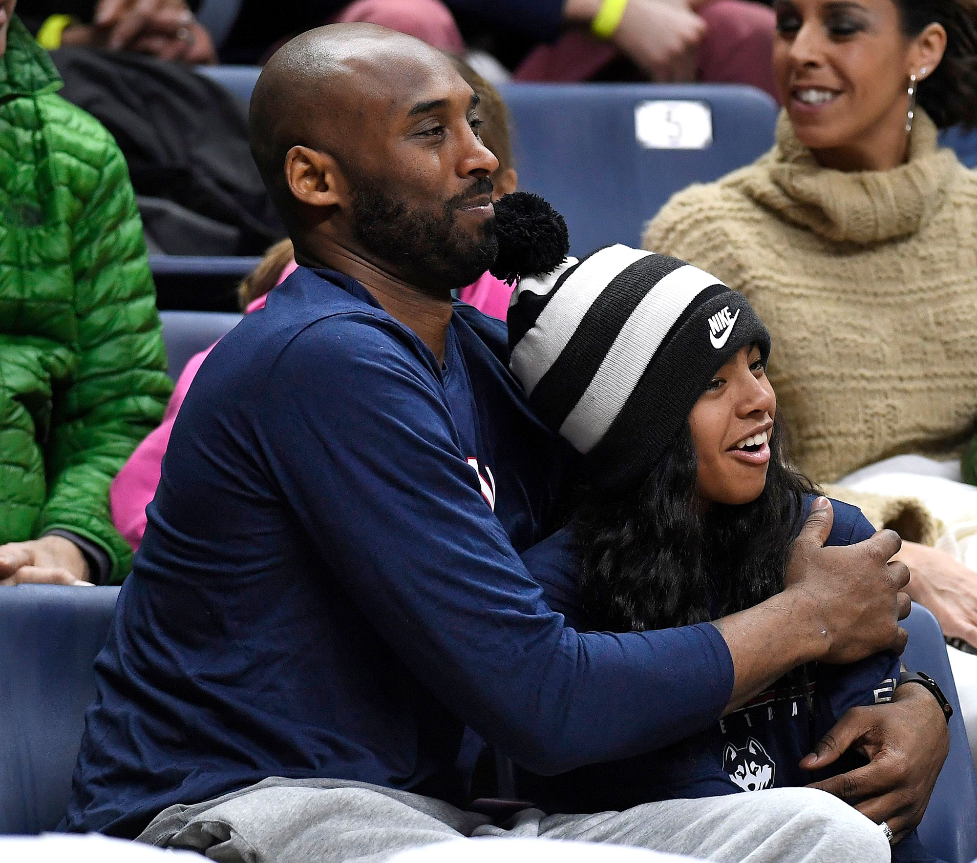 LeBron James puts on a show as Kobe Bryant sits courtside
