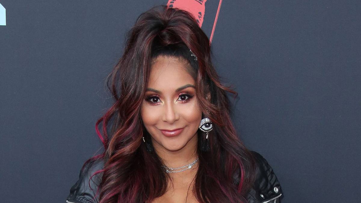 Snooki Is Revealing The True Story Behind Her Pics