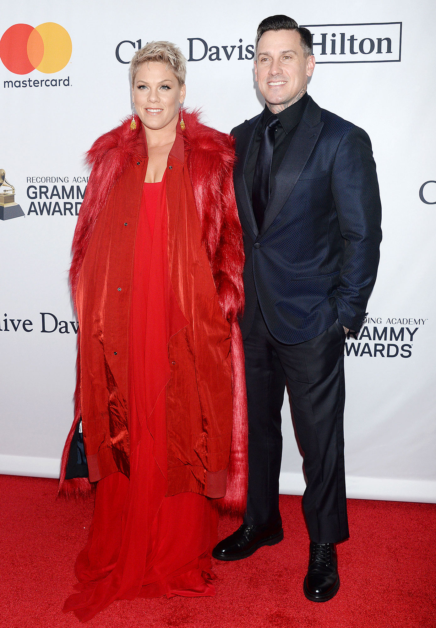 Pink Carey Hart Say Australian Wildfires Struck A Chord For Them   Pink And Carey Hart Red Carpet Grammy 