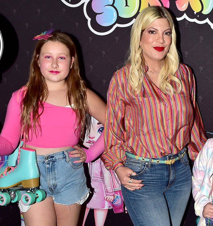 Tori Spelling Dean Mcdermott S Daughter Stella Broke Ankle Again