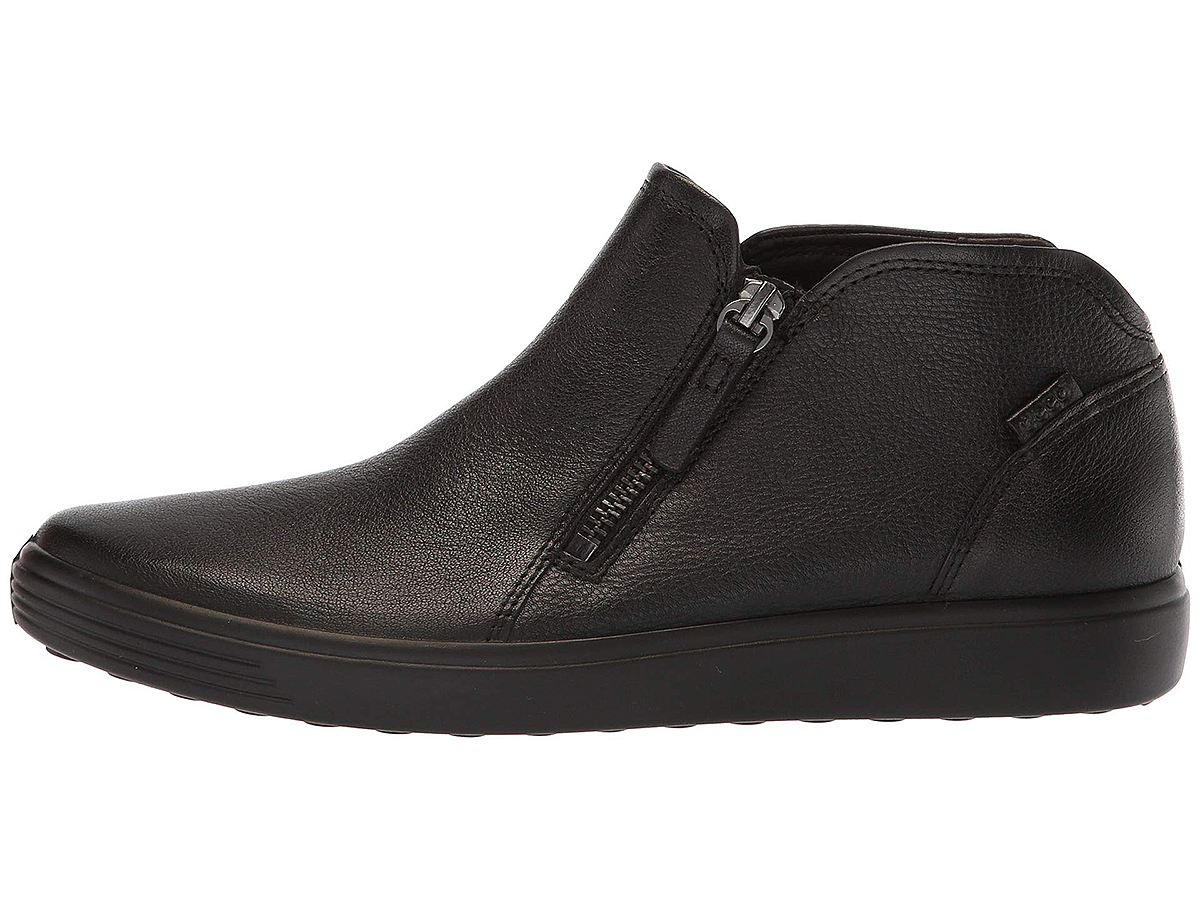 The Fan-Favorite ECCO Zip Booties With Over 300 Reviews