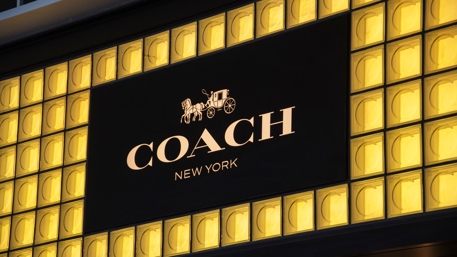Shop From Coach Outlet Canada and Ship to Philippines