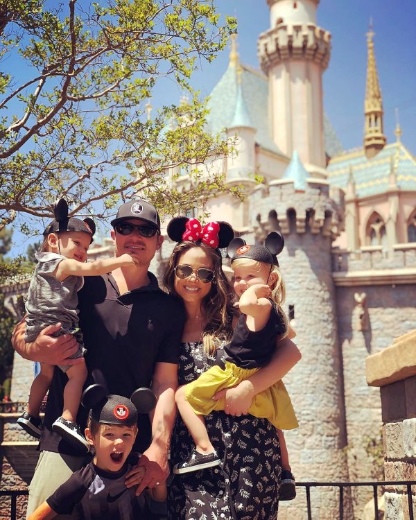 Nick, Vanessa Lachey’s Family Album With 3 Kids: Pics