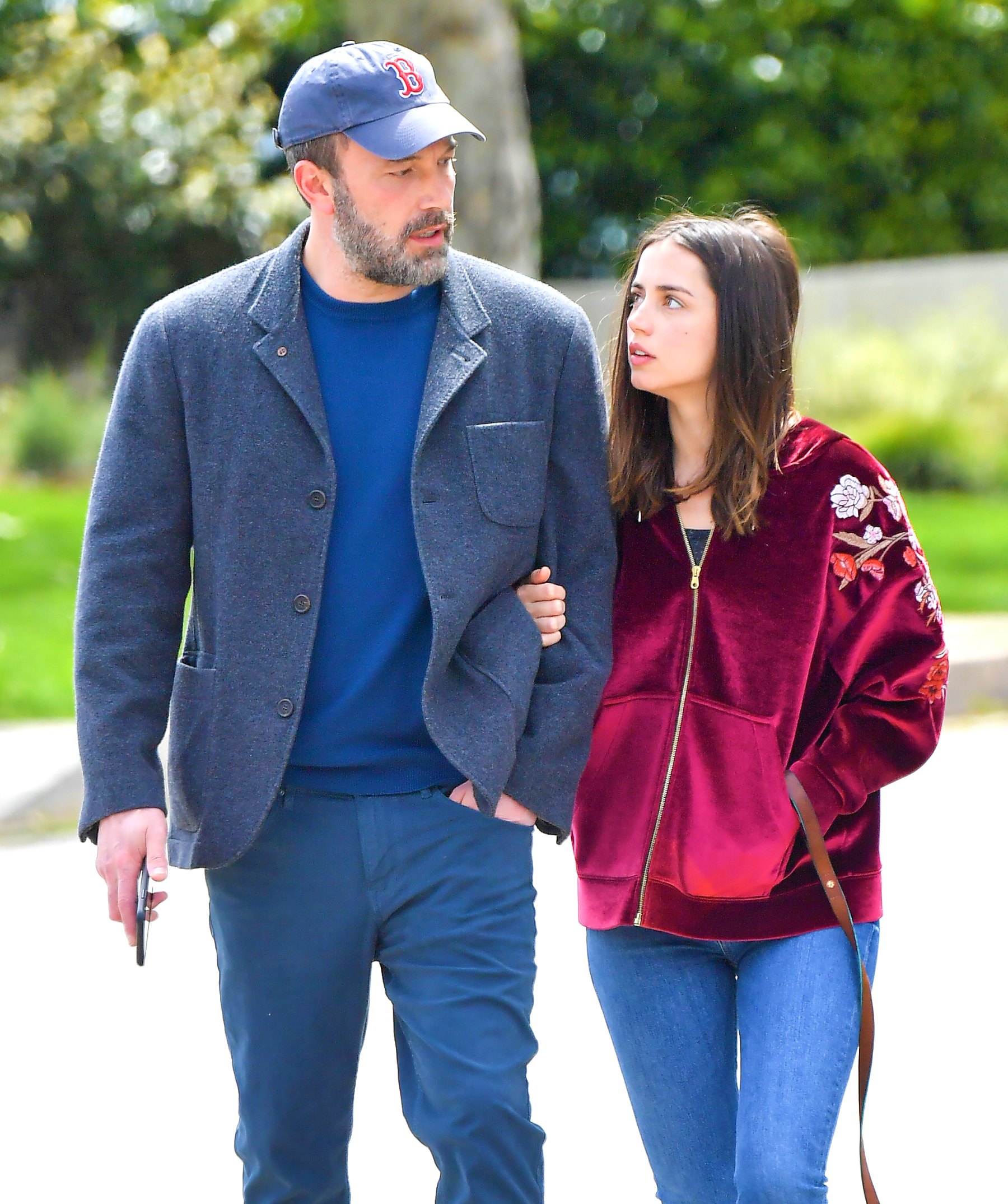 Ben Affleck And Ana De Armas Take A Stroll In Los Angeles 5260