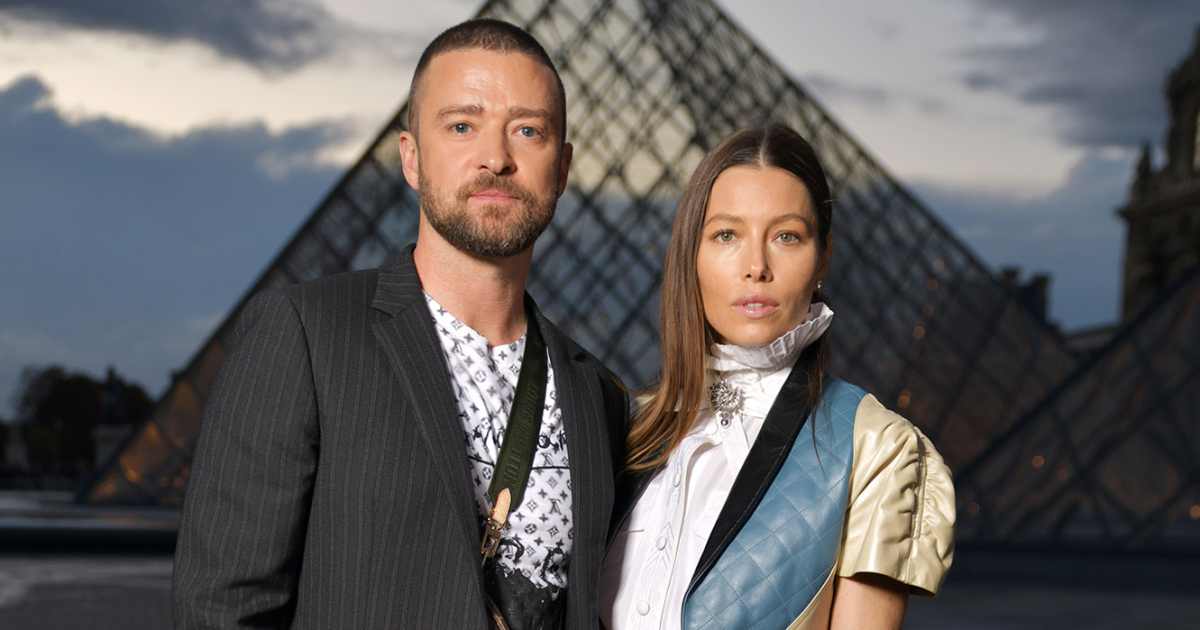 Justin Timberlake & Jessica Biel Spotted Walking Around Paris