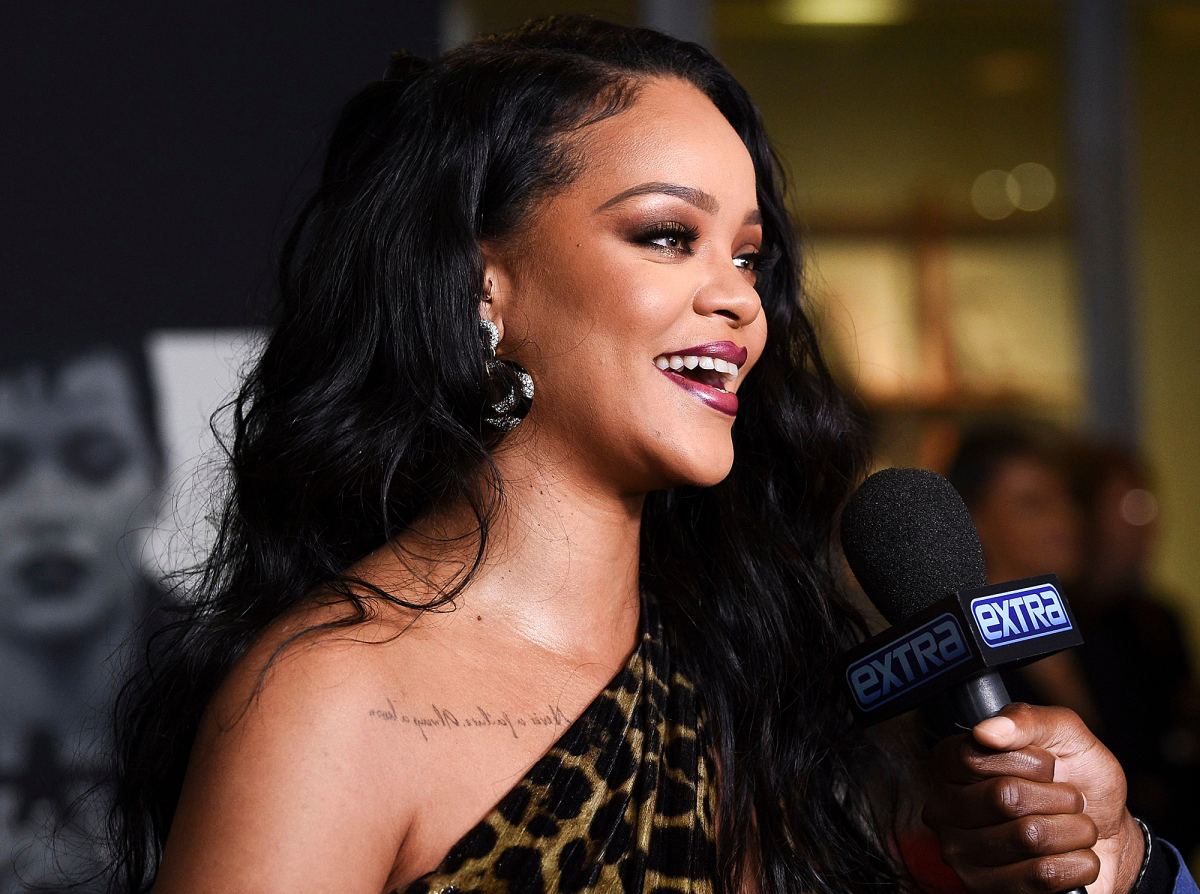 Rihanna and Fenty Beauty are trolling fans with their Super Bowl post