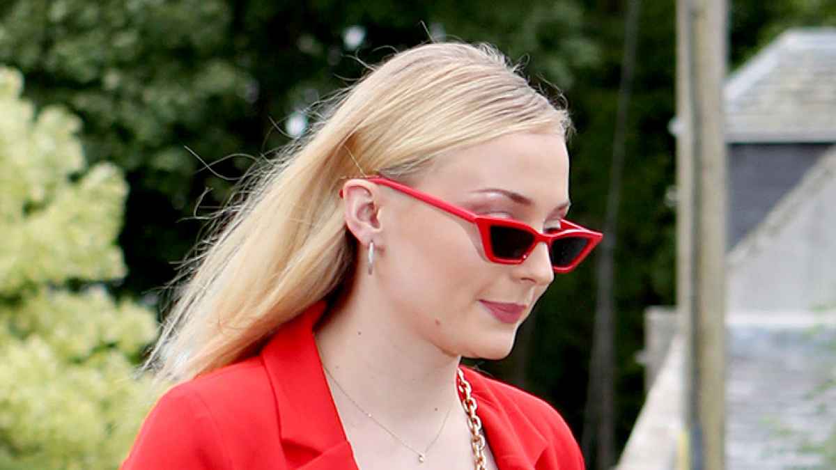 Sophie Turner Regrets the Blazer Outfit She Wore to Kit