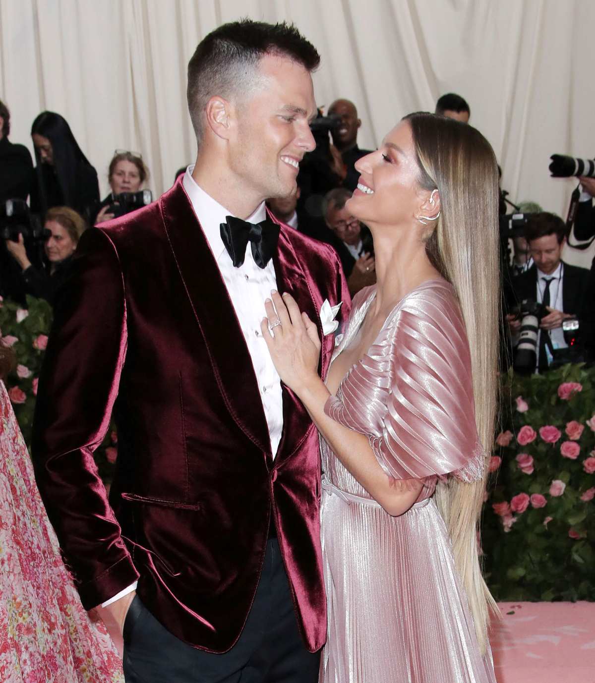 Tom Brady And Gisele Bündchen Were A Popular Couples Costume & It Might Be  'Too Soon' - Narcity