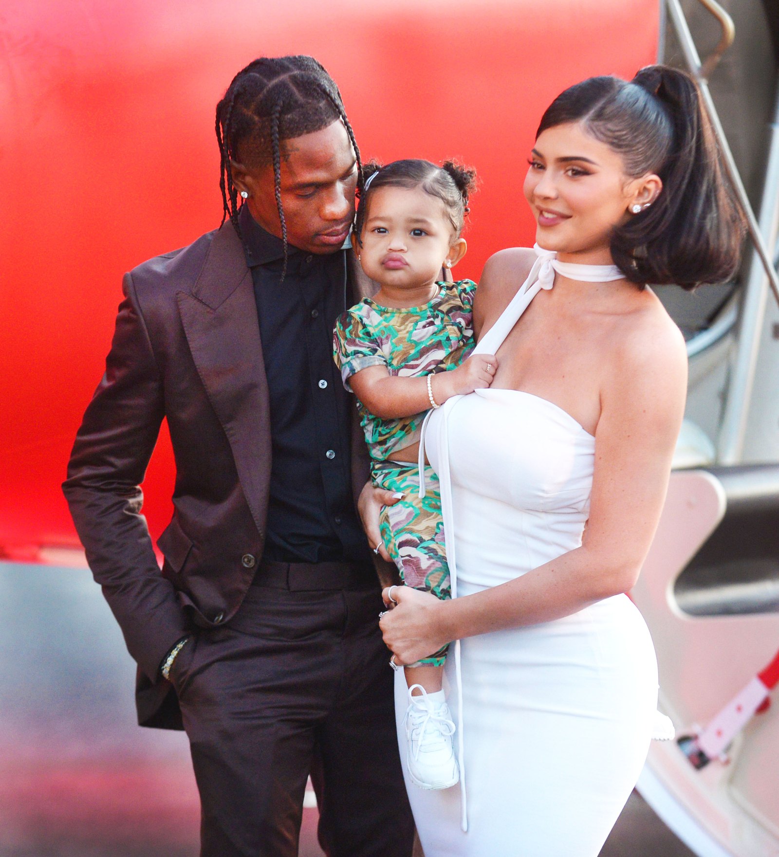 Travis Scott Hangs Out With Kylie Jenner Stormi In Amid Quarantine 2174