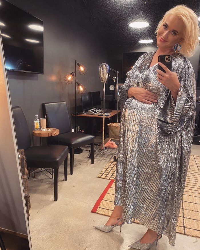 Pregnant Katy Perry Cradles Growing Baby Bump in Silver Dress Pic Us