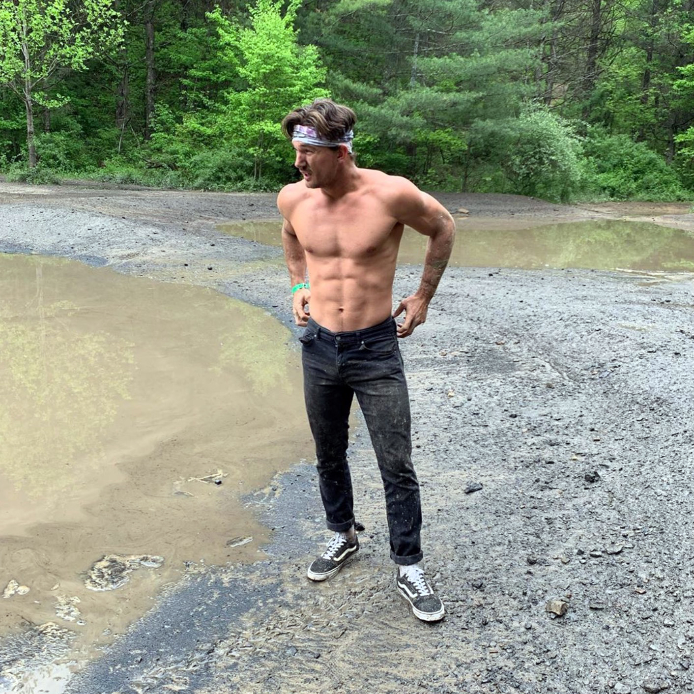 Tyler Cameron Shares Shirtless Pics Posts About Finding My Own Way