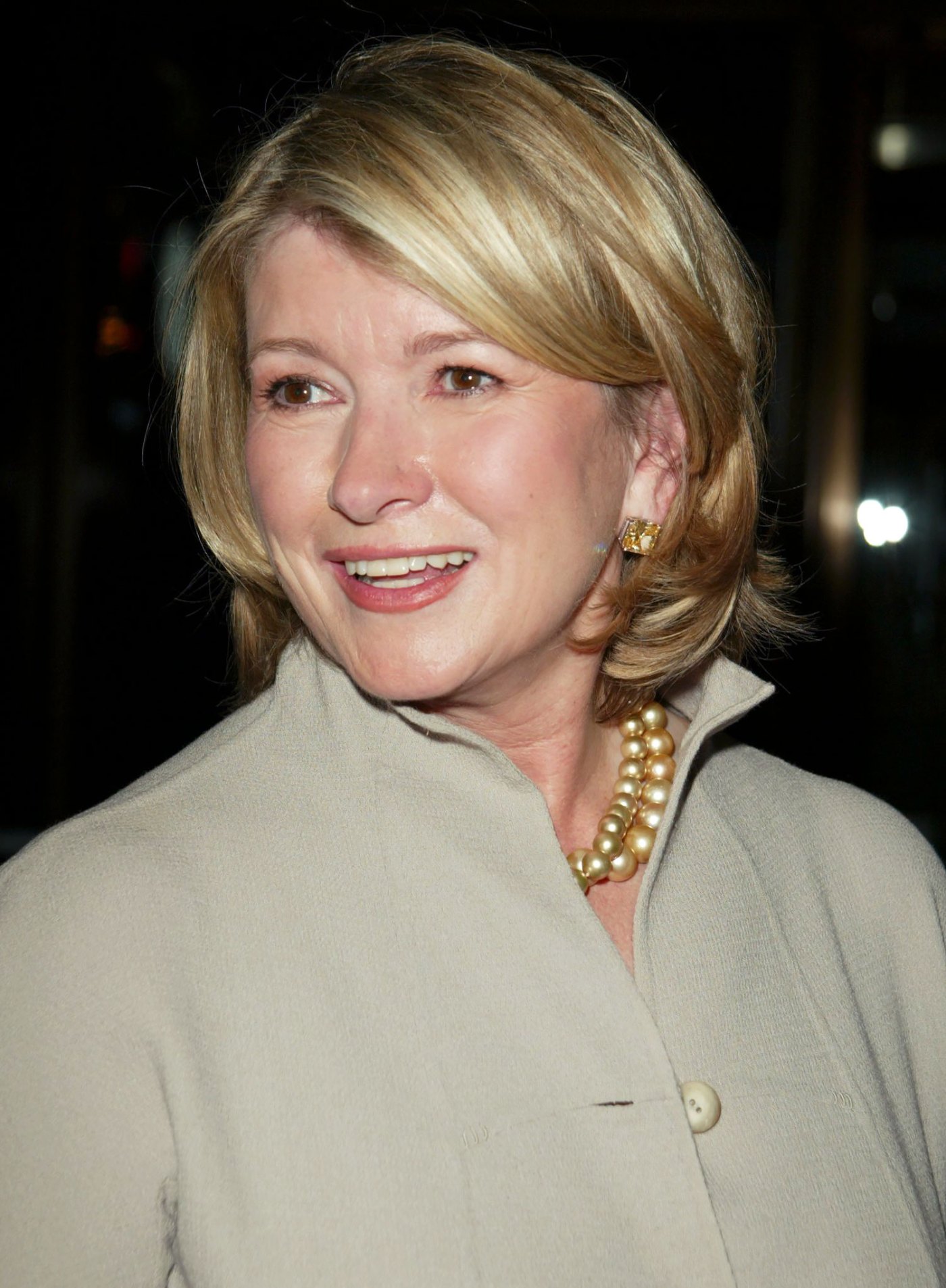 Martha Stewart’s Most Glamorous Beauty Looks Through the Years: Pics