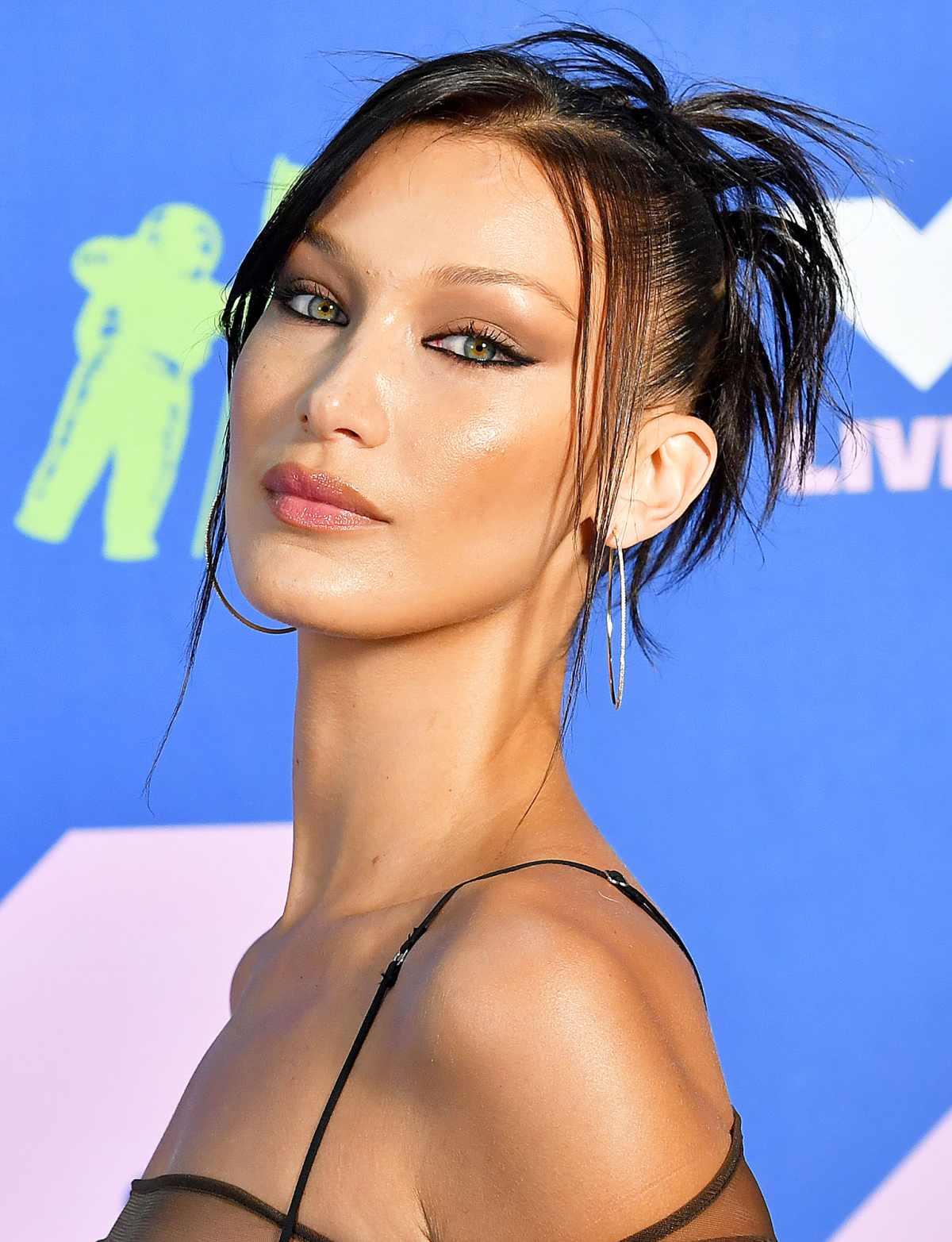 Best VMA 2017 Hair and Makeup Looks - Best Beauty Looks From MTV Video  Music Awards