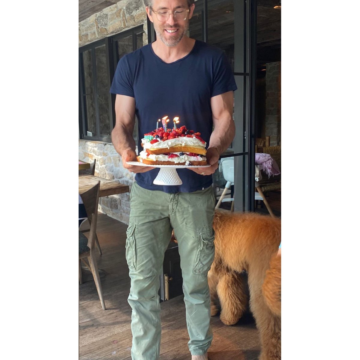 Blake Lively Celebrates Her Birthday With Food Ryan Reynolds Biceps Us Weekly 