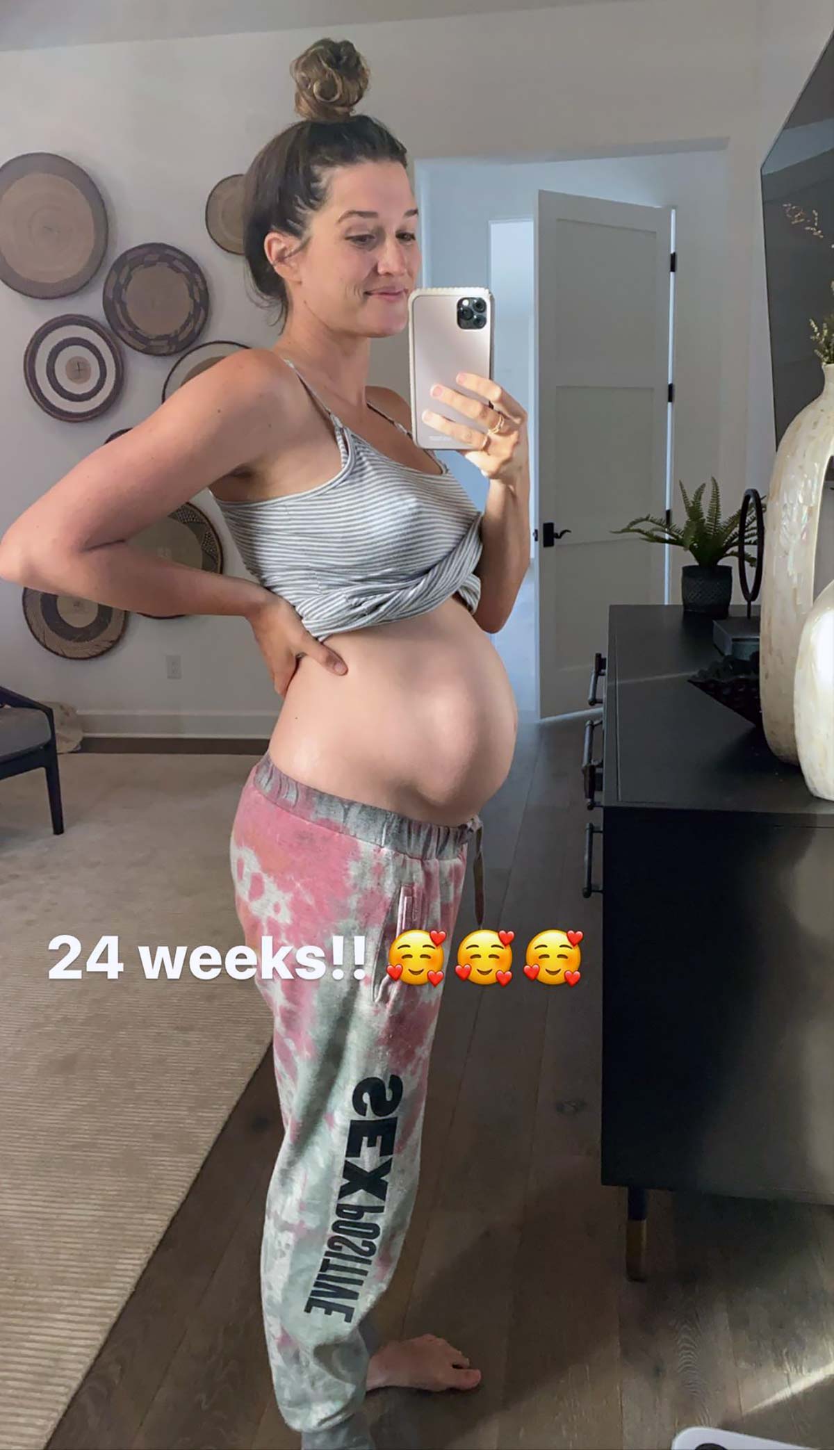 Jade Roper Shows Baby Bump Ahead Of 3rd Child Pregnancy Pics