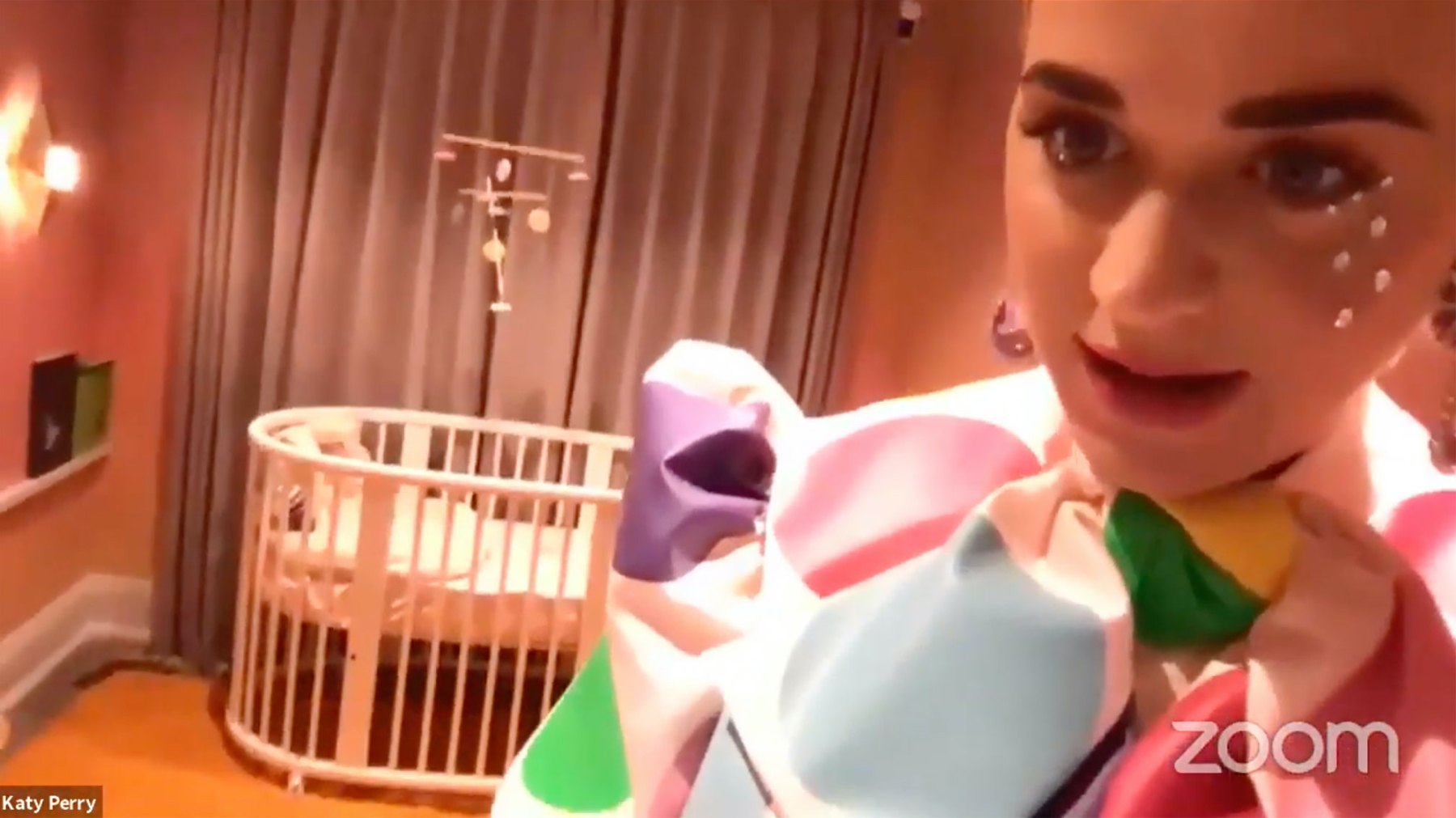 Katy Perry Delivers Baby In Living Room