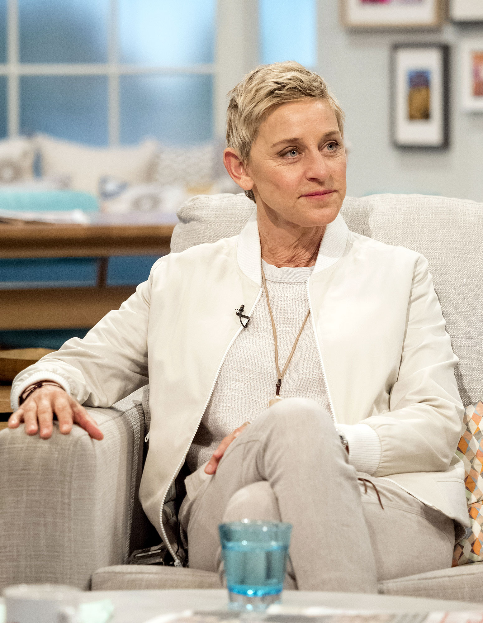 Ellen degeneres wearing a on sale necklace