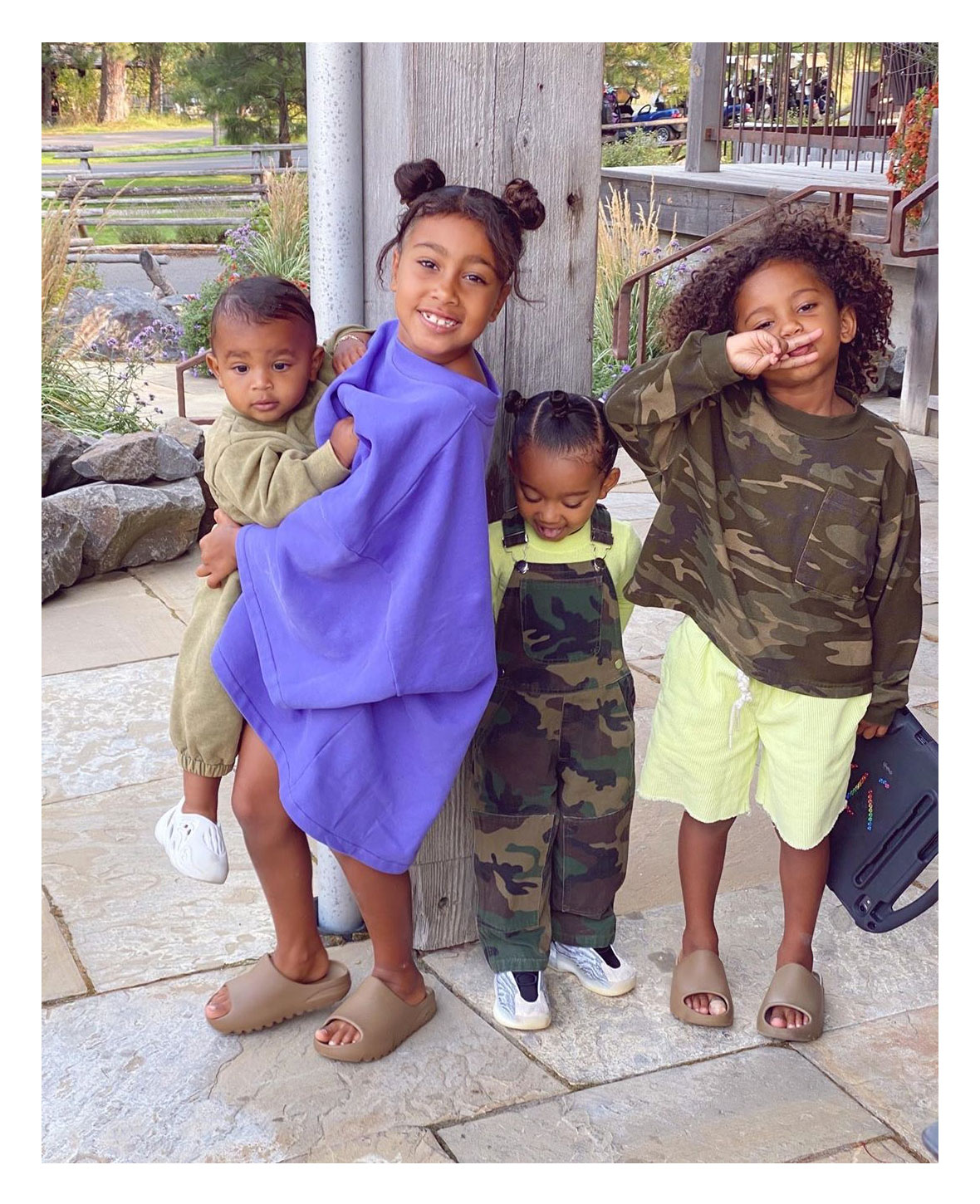 Kim Kardashian Shares Pic Of 4 Kids With Kanye West I M So Lucky   Kim Kardashian Shares Photo Of 4 Kids With Husband Kanye West 3 