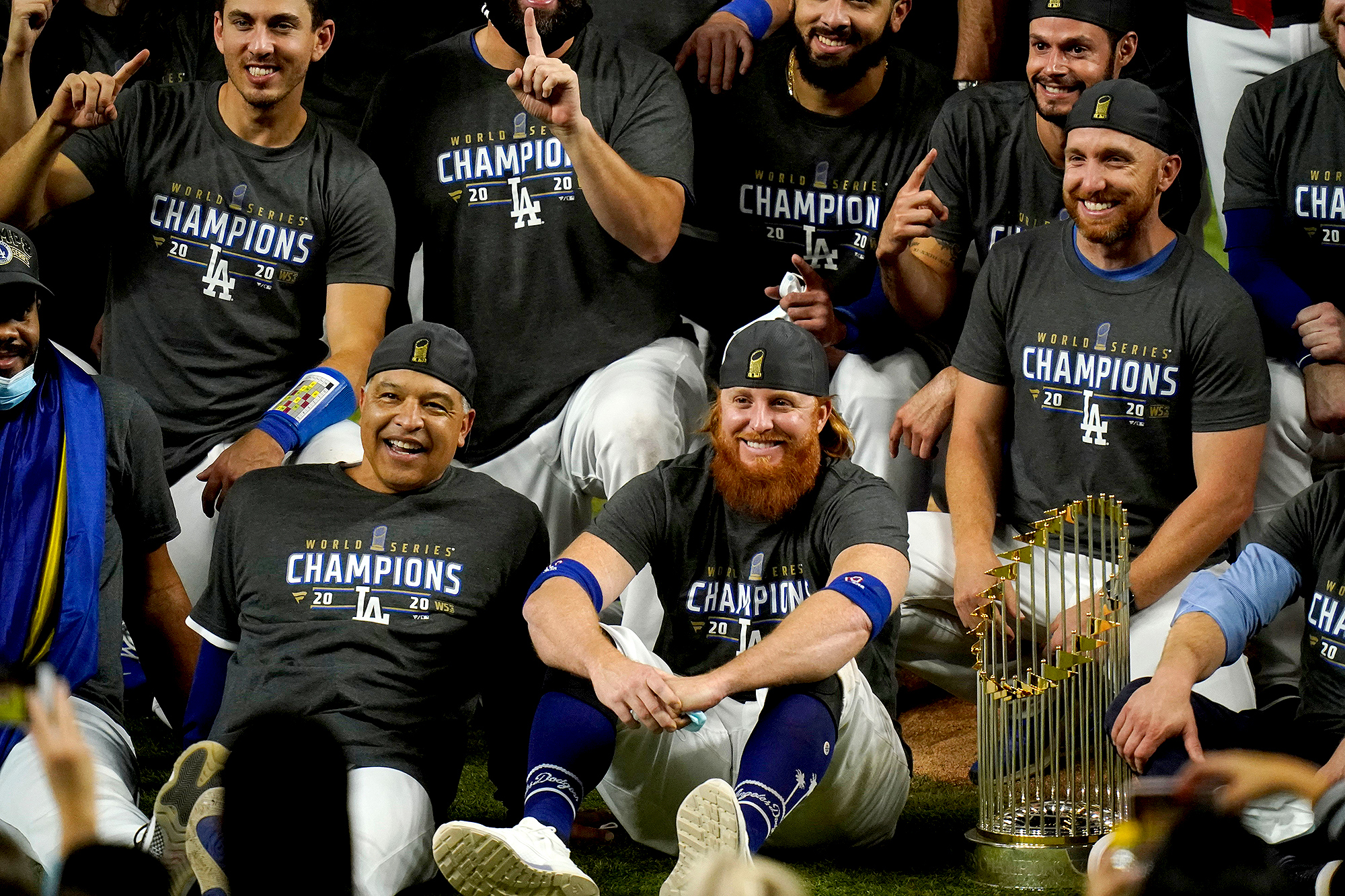 Dodgers want Justin Turner back but haven't decided to pick up his