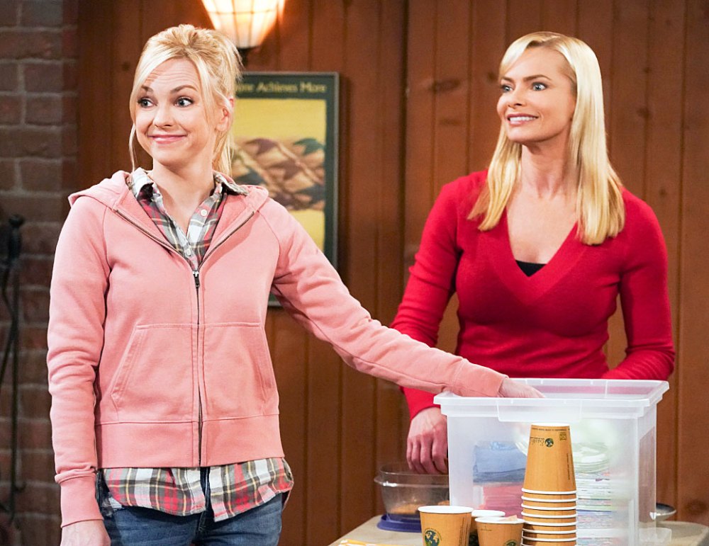 Jaime Pressly Teases How Mom Will Handle Anna Faris Exit 