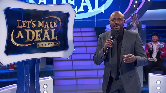 Wayne Brady Performs On Let S Make A Deal Primetime Premiere