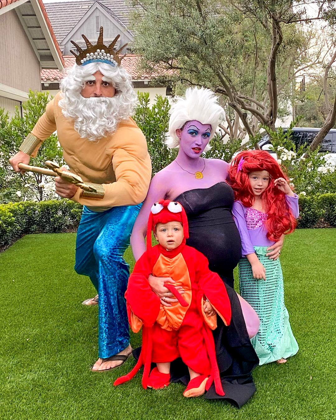 Pregnant Celebs Dressing Up Baby Bumps In Halloween Costumes Pics