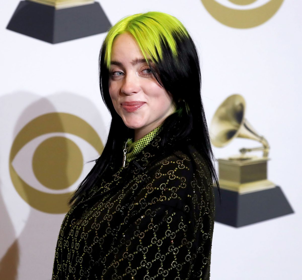 Billie Eilish Claps Back At Haters Who Make Fun Of Her Hair Us Weekly 0121