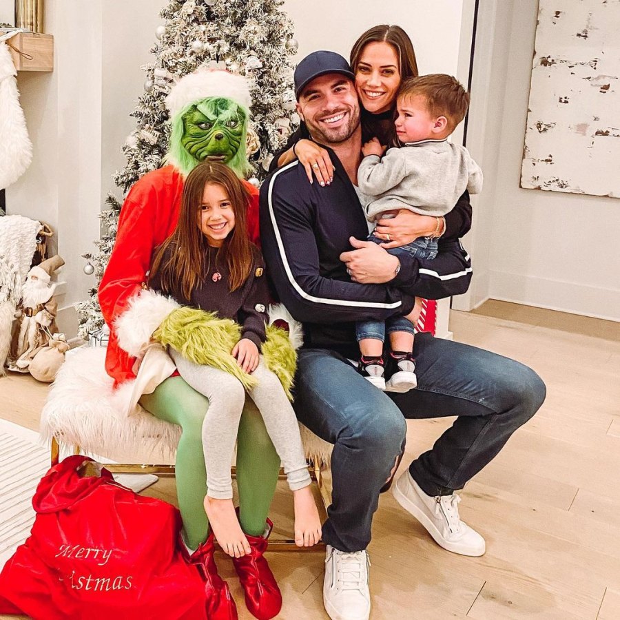 Celeb Kids’ Socially Distant Santa Visits for 2020 Holidays: Pics