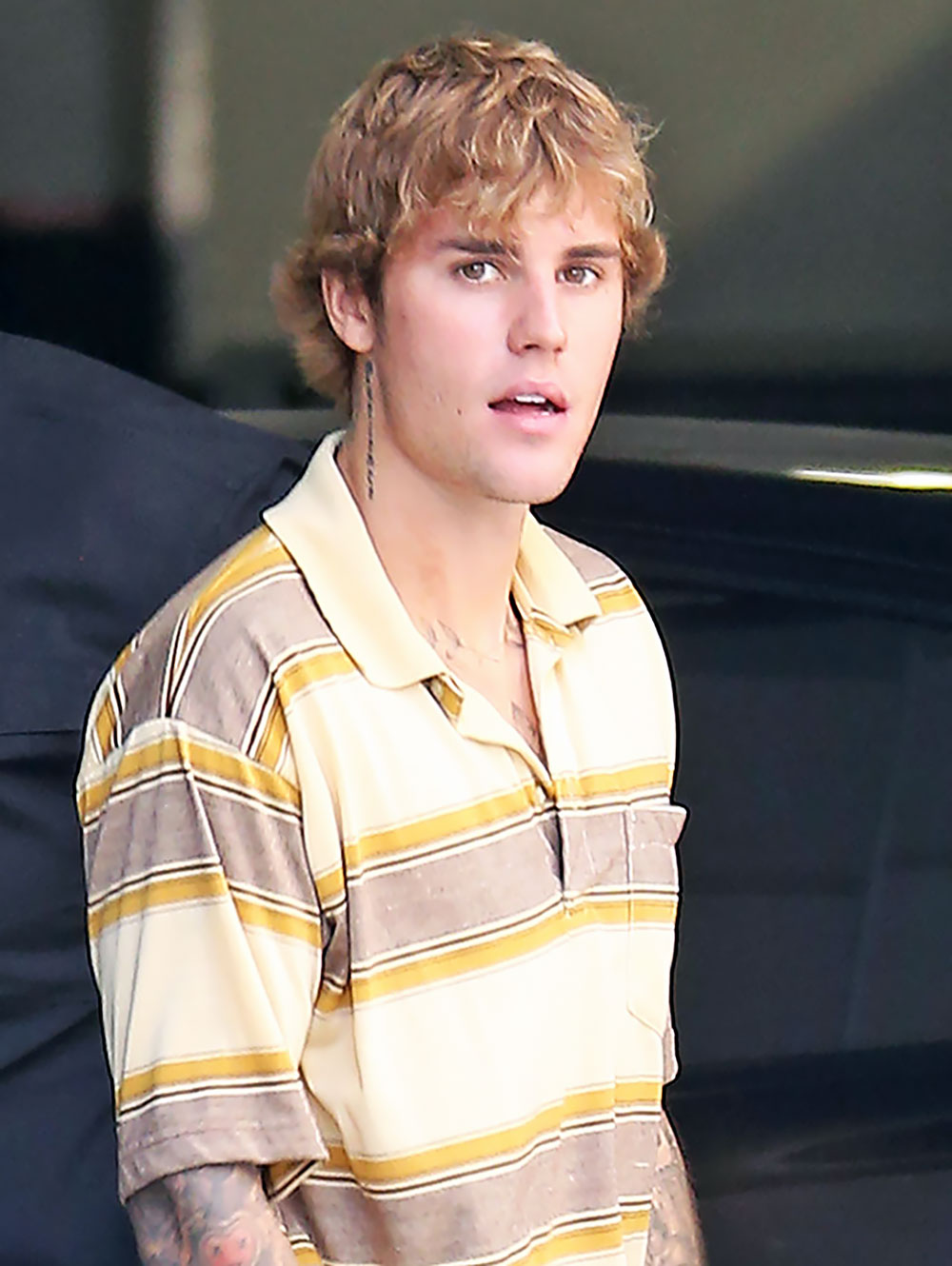 Justin Bieber Jokes He Is Growing His Hair Out To Resemble Brad Pitt Promo 