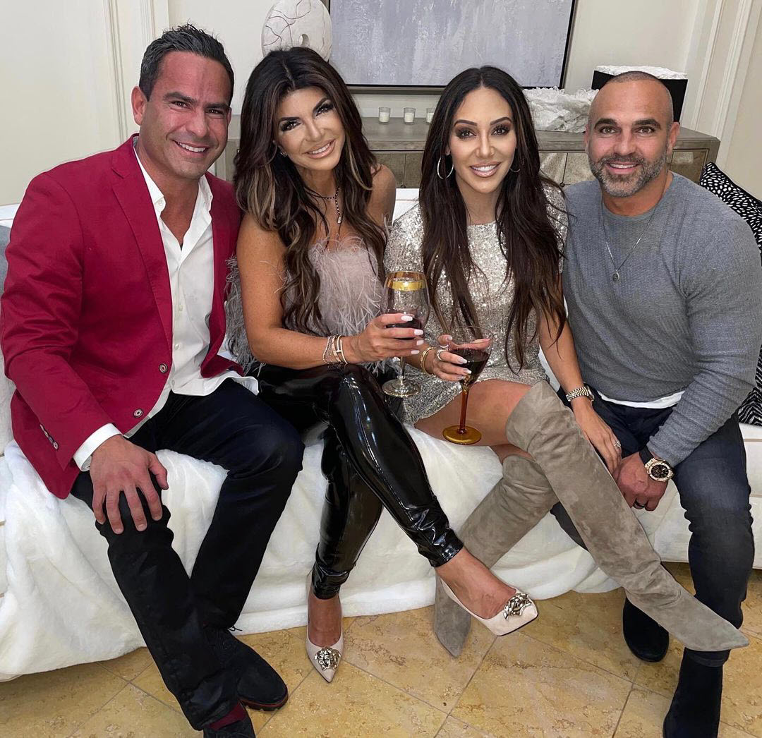 Teresa Giudice Poses With Boyfriend Luis Ruelas for Holiday Couples Pic |  Us Weekly