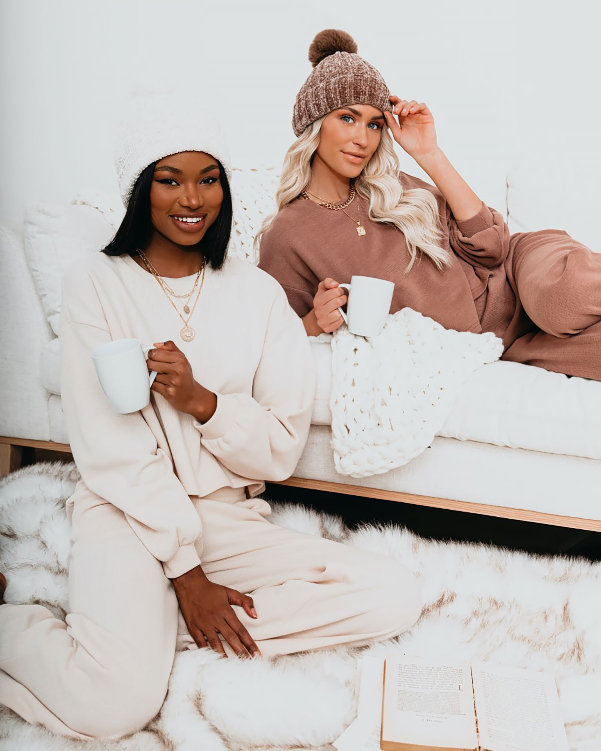 It's the season to be cozy☁️☁️☁️ . . Winter outfit, cozy