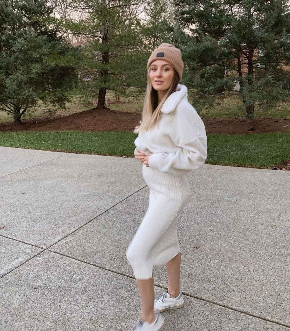 Pregnant Lauren Bushnell’s Baby Bump Album: Pics | Us Weekly