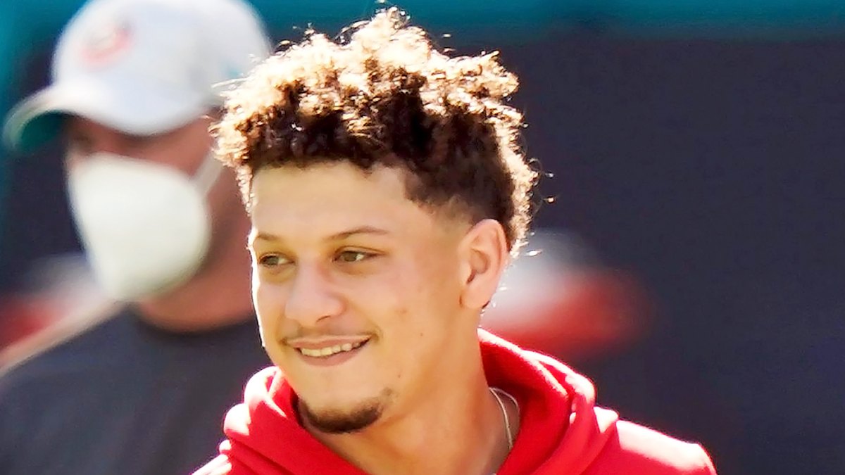 Brittany Matthews backs Chad Henne after fiance Patrick Mahomes in  concussion protocol