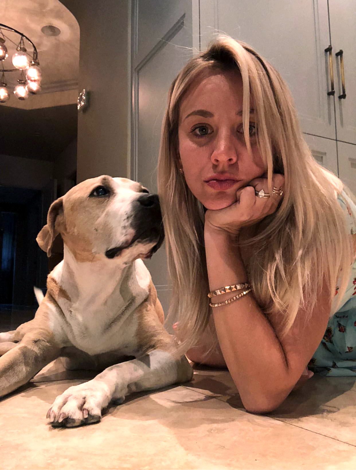 Kaley Cuoco Porn With Captions - Kaley Cuoco Mourns Death of Dog Norman After 14 Years