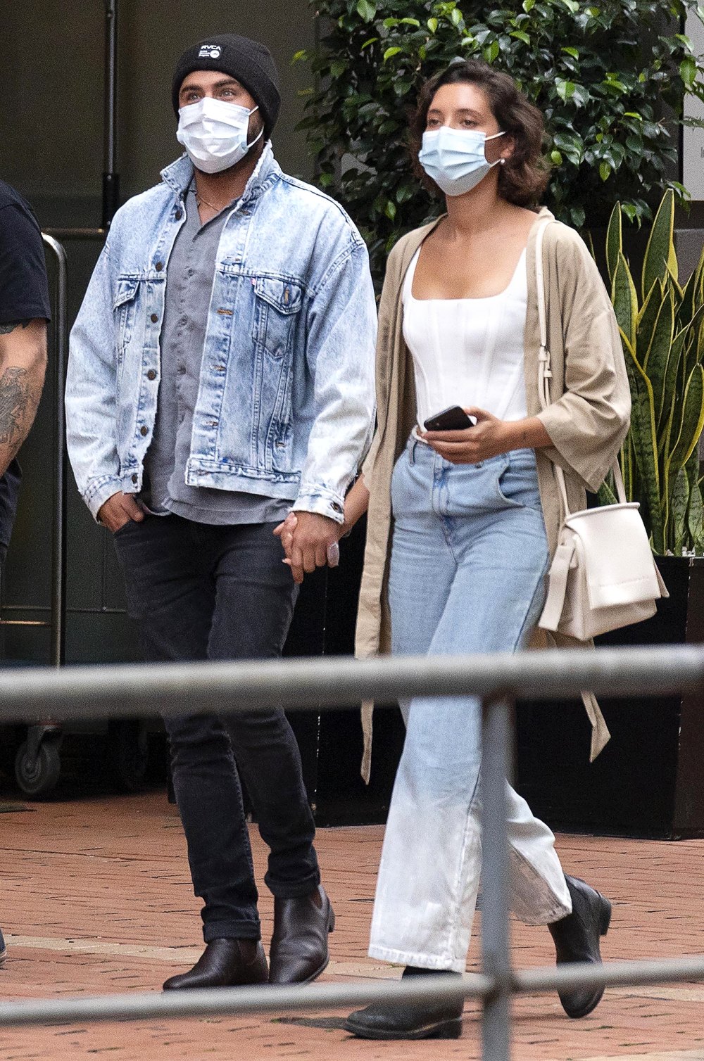 Zac Efron Girlfriend Vanessa Valladares Hold Hands On Date Night Photo 