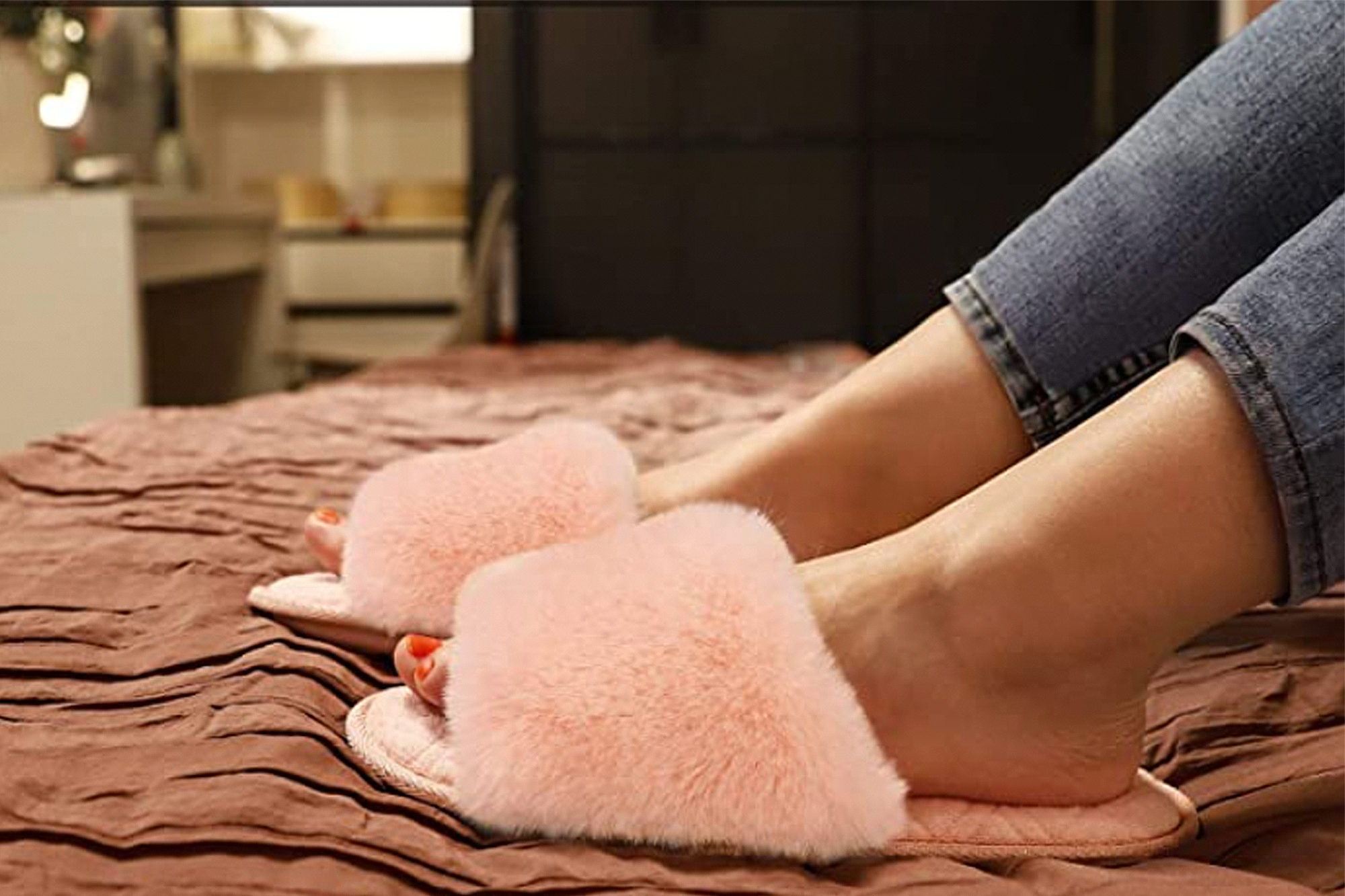 Faux fur fuzzy discount slippers