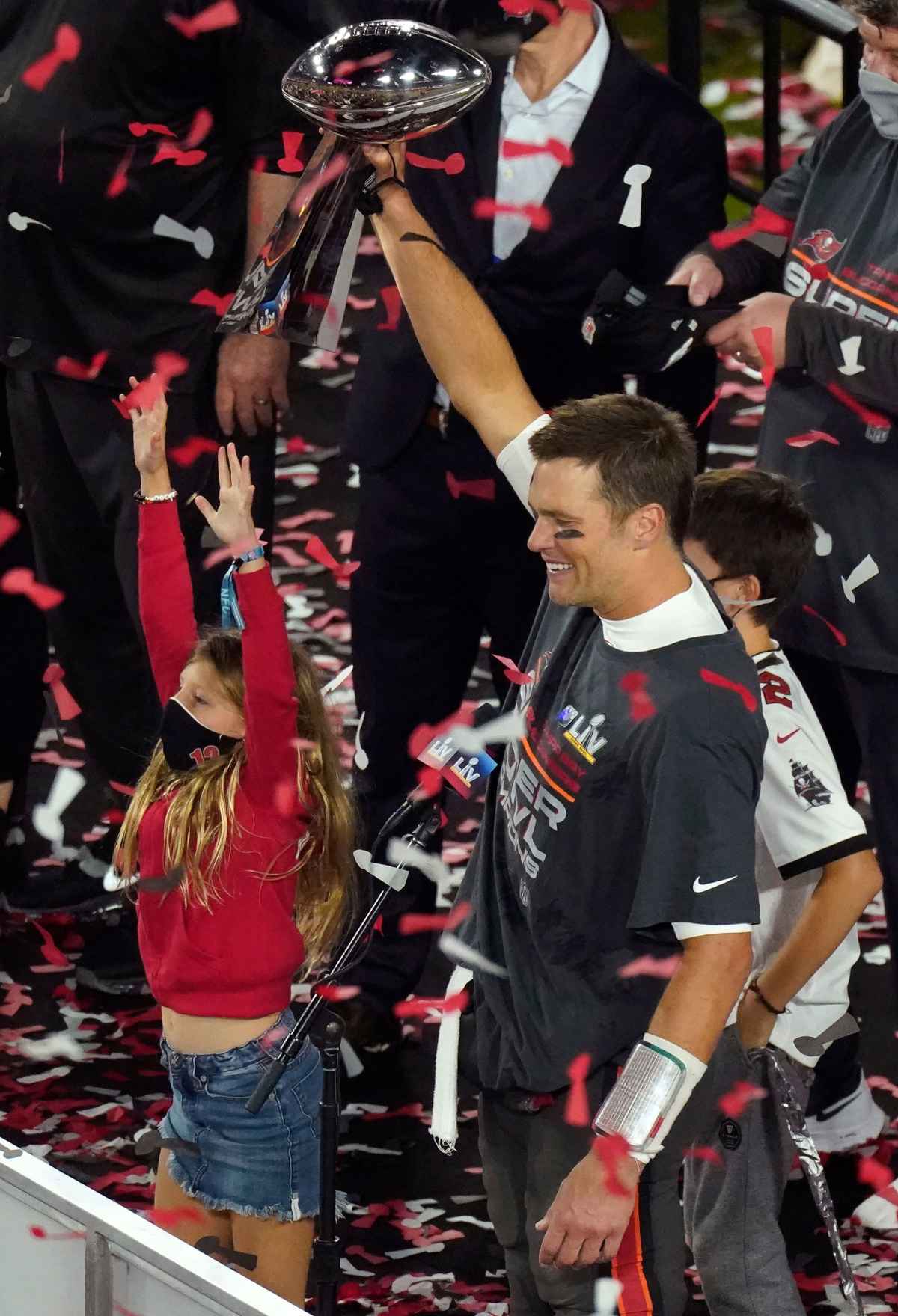 PHOTOS: Tom Brady celebrates Super Bowl win with his 3 kids, wife